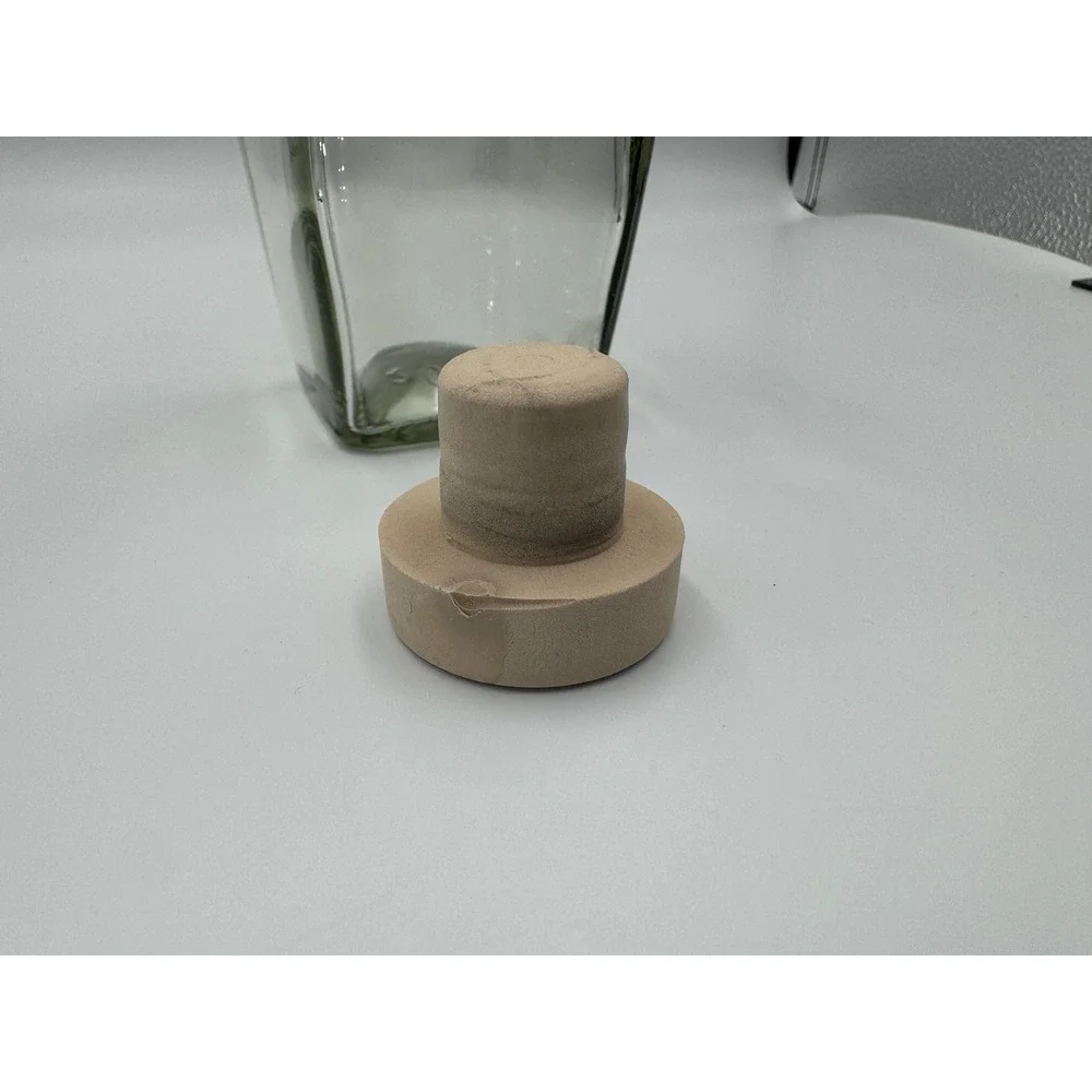 Clear Wavy Glass Decanter Bottle with Synthetic Cork Stopper Modern‎ Barware